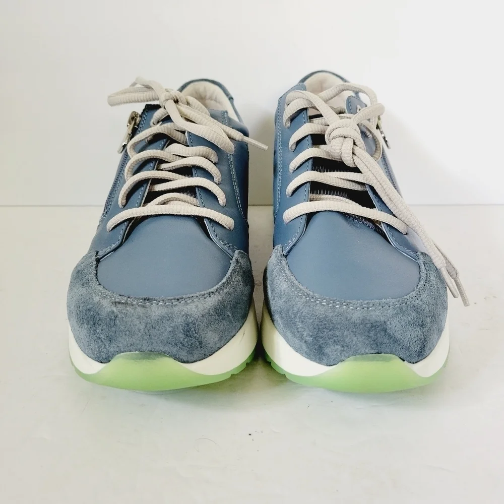 New Munro Sutton Blue Fashion Sneaker ,Size 8,5